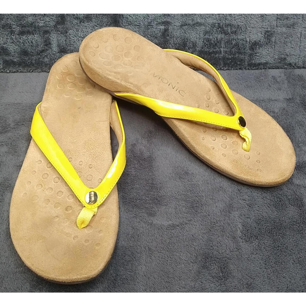 Vionic Women’s 10 Wide Mona Yellow Patent Leather Thong Flip Flop Sandals
